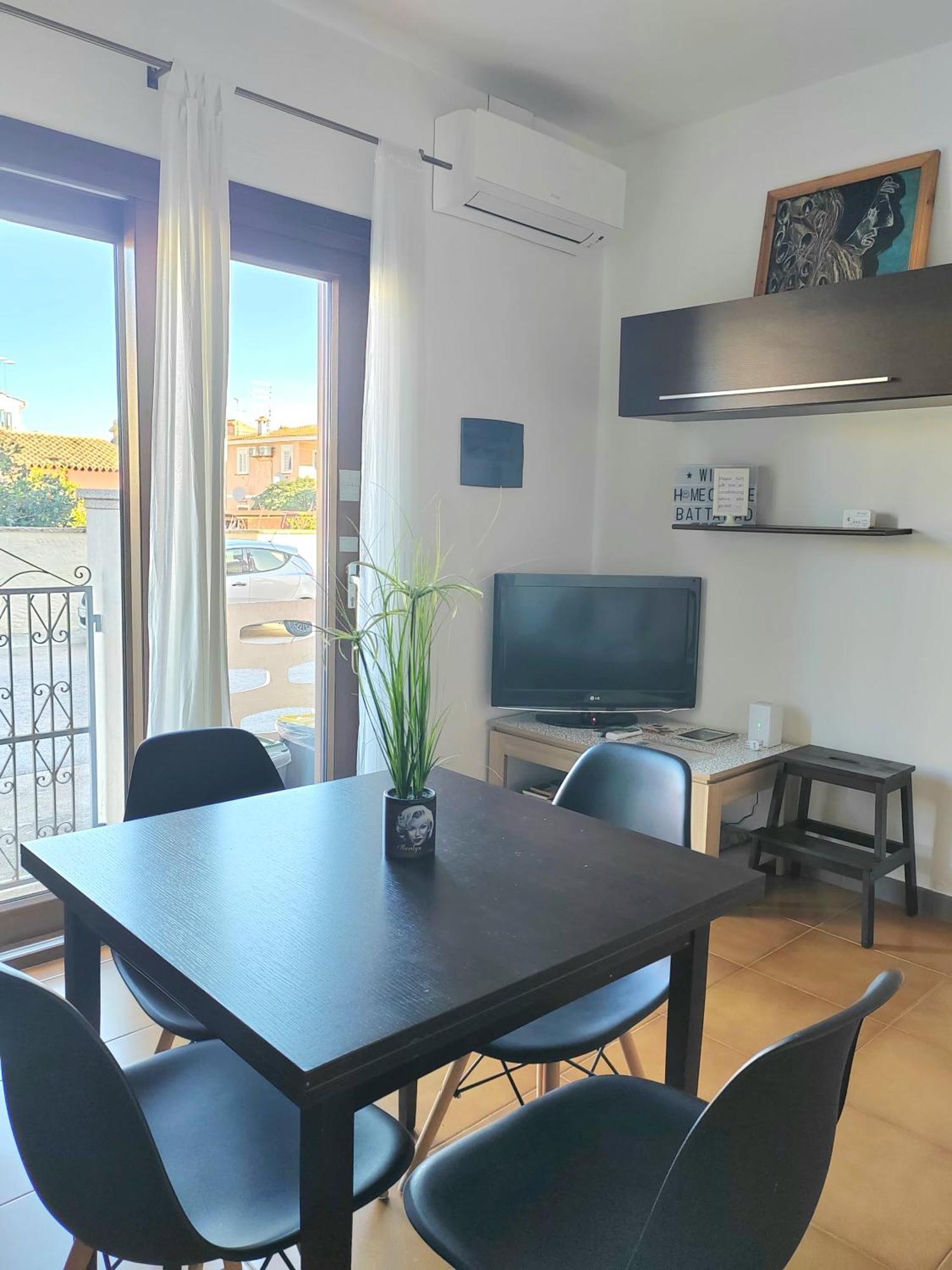 Home Of Fame - Home Gallery With Fully Equipped Kitchen, Separate Entrance, Free Parking Olbia Exterior foto