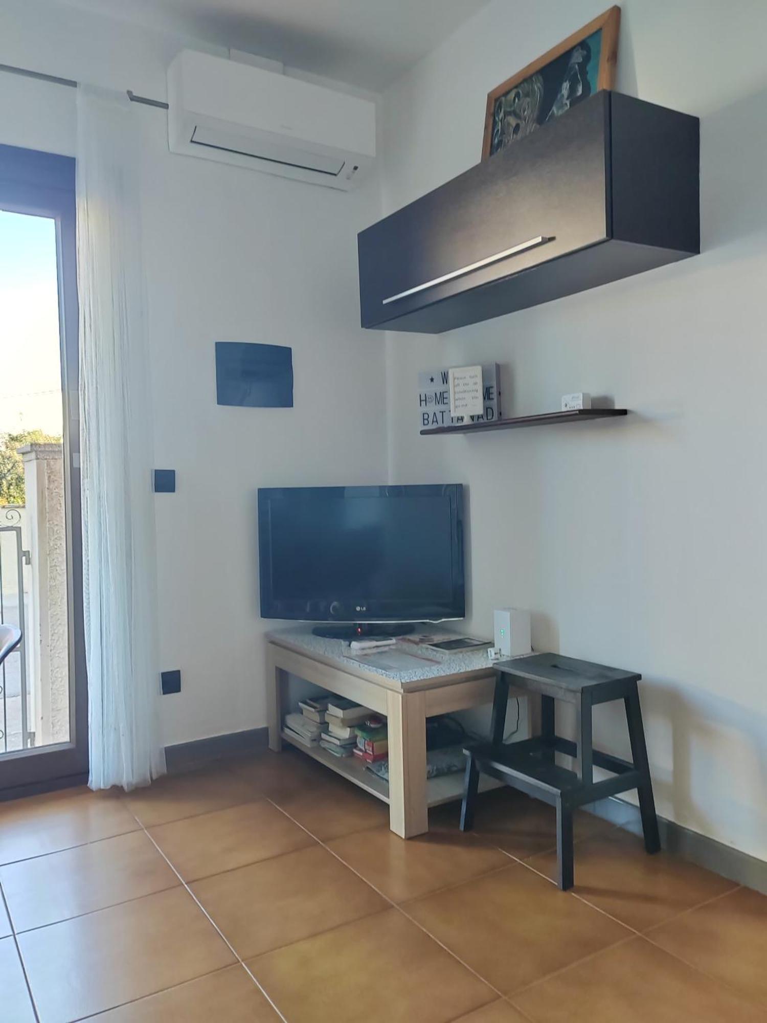 Home Of Fame - Home Gallery With Fully Equipped Kitchen, Separate Entrance, Free Parking Olbia Exterior foto