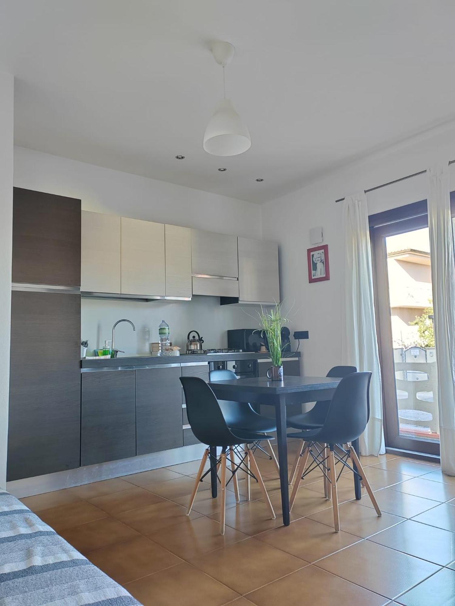 Home Of Fame - Home Gallery With Fully Equipped Kitchen, Separate Entrance, Free Parking Olbia Exterior foto