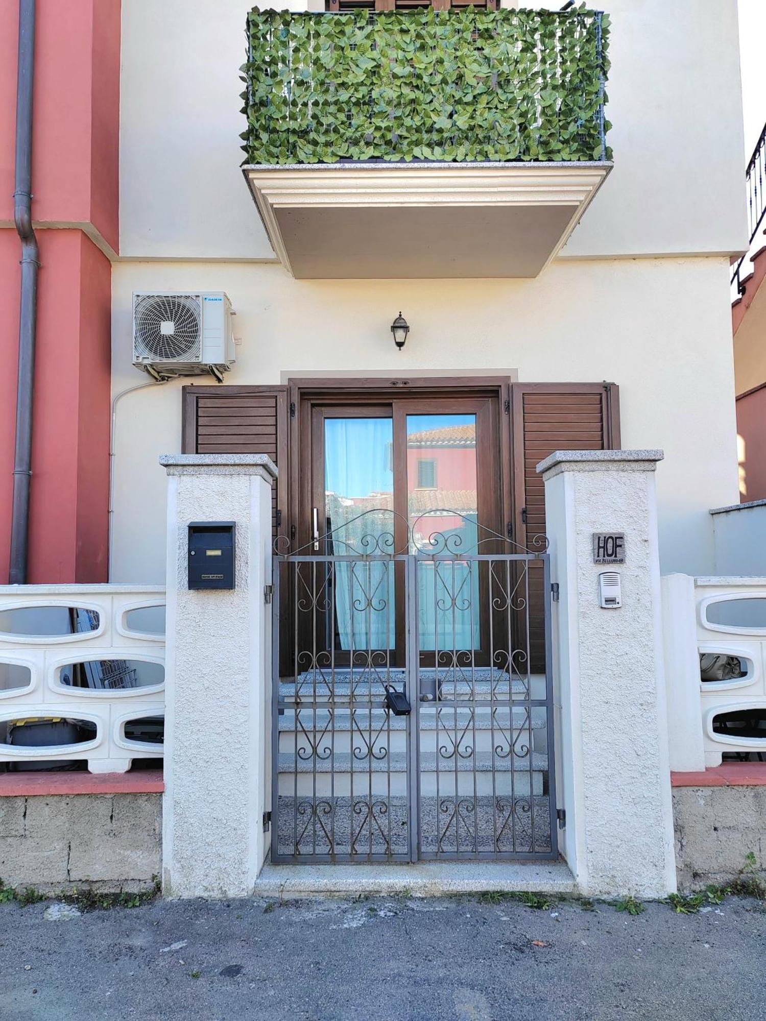 Home Of Fame - Home Gallery With Fully Equipped Kitchen, Separate Entrance, Free Parking Olbia Exterior foto
