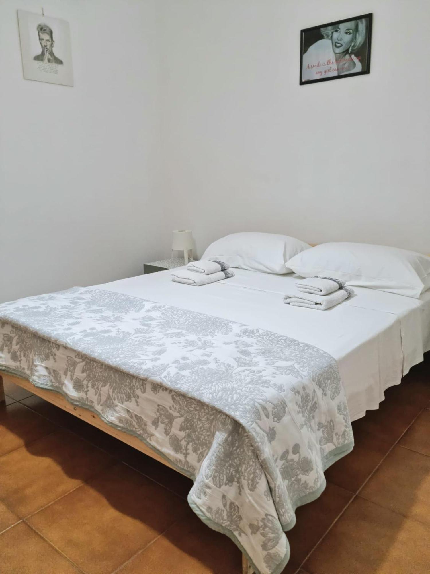 Home Of Fame - Home Gallery With Fully Equipped Kitchen, Separate Entrance, Free Parking Olbia Exterior foto